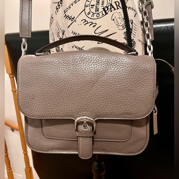 Michael Kors purse/crossbody in tan. - Picture 2 of 9